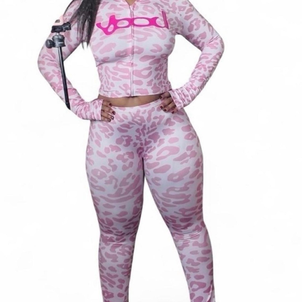 pink camo two-piece activewear set